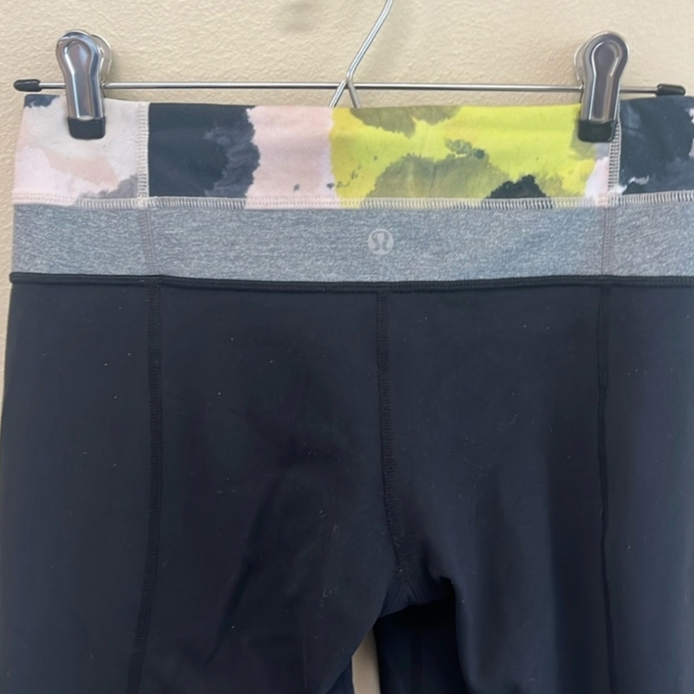 ⭐️LULULEMON REVERSIBLE GROOVE LEGGINGS - Picture 3 of 6